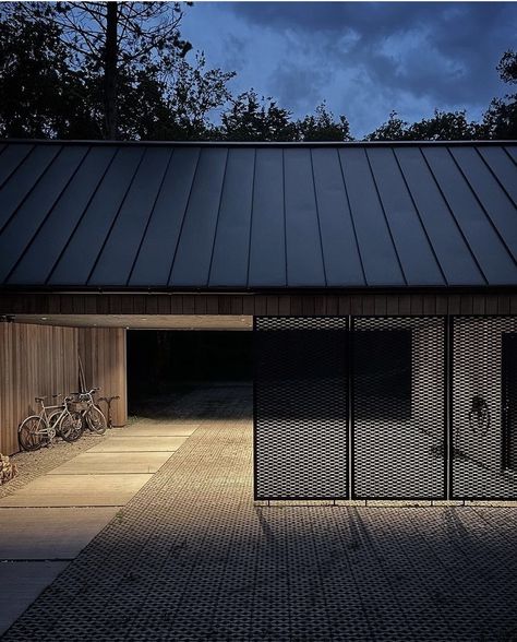 Modern Carport, Car Port, House Cladding, Shed Home, Carport Designs, Modern Garage, Modern Barn House, Barn Style House, Modern Barn