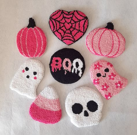 You'll love our Pink Spooky Coasters that match your Halloween decorations.  You can choose these cute mini rugs as a gift to your loved ones. Halloween coasters are tufted by hand using punch needle embroidery technique. These cute coasters, which are my own design, are 100% handmade. Dimension; Approximately 4 inch  Includes; Cotton Yarn, Fabric, Felt  After you order, I prepare it and deliver it to the cargo within 2-4 days. Since it comes from Turkey, there may be a shipping process of 6 to Mini Rug Coasters, Goth Punch Needle, Halloween Punch Needle Coaster, Punch Needling Ideas, Halloween Mug Rugs, Cute Coaster Ideas, Punch Needle Patterns Coasters, Needle Punching Ideas, Punch Embroidery Patterns