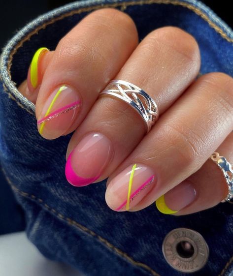 Get Inspired: 24 Must-Try Short Gel Nail Designs for Summer 2024! Nail Art Summer Short Nails, Gel Tips Nails Ideas Art Designs, Summer Gel Nails Designs, Manicure Ideas Summer, Fun Short Summer Nails, Gel Nails For Summer 2024, Colors Nails, Summer Birthday Nail Ideas, Gel Manicure Nail Art