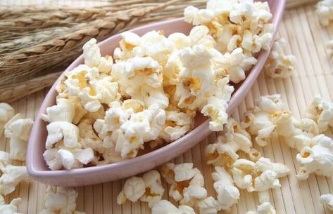 Popcorn Diet, Honey Popcorn, Healthy Birthday, Popcorn Treat, Kid Foods, Healthy Popcorn, Cake Sprinkles, Popcorn Balls, Healthy Honey