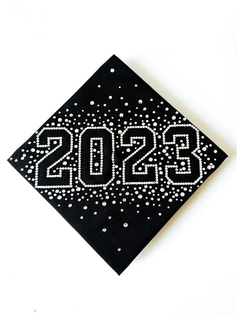 Graduation Caps With Rhinestones, Graduation Cap Designs 23, High School Grad Cap Ideas 2023, Pvamu Grad Cap, Graduation Cap Rhinestone Design, Sparkly Cap For Graduation, Graduation Cap Designs Diamonds, Grad Cap Designs Rhinestone, Designs For Caps For Graduation