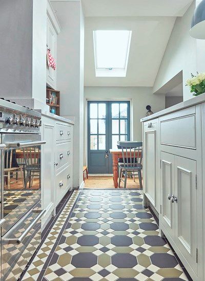 Kitchen Tile Floor Classic, Victorian Style Floor Tiles, Victorian Tiled Floor, 1920s Kitchen Floor, Victorian Floor Tiles Kitchen, Victorian Tiles Kitchen, Victorian Kitchen Floor, Kitchen Tile Floor Ideas, Vintage Kitchen Floor