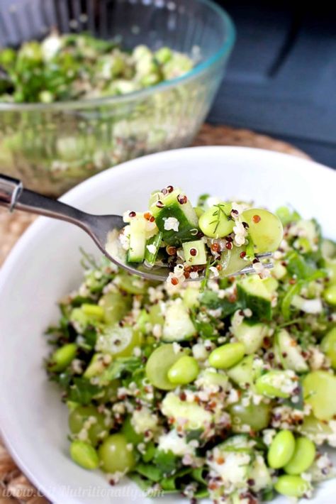 Quinoa Edamame, Calories In Vegetables, Edamame Salad, Quinoa Recipes, Salad Dressing Recipes, Quinoa Salad, How To Cook Quinoa, Plant Based Protein, Edamame