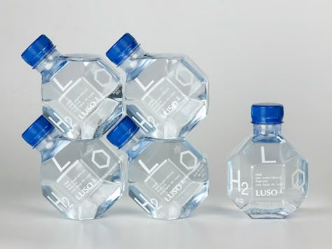 Packaging of the World: Creative Package Design Archive and Gallery: LH2O Unique Water Bottle, Water Packaging, Desain Pantry, Bottle Design Packaging, Innovative Packaging, Water Branding, Cool Packaging, Water Bottle Design, Beverage Packaging