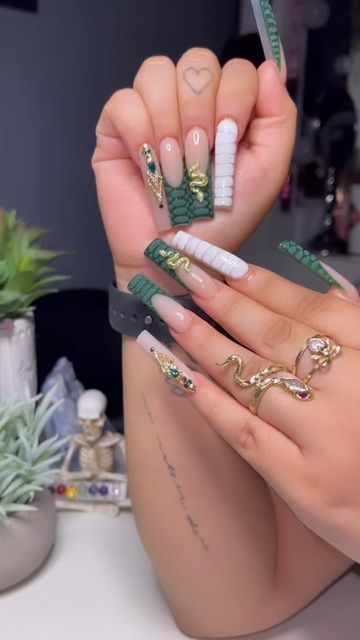 Long Black And Green Acrylic Nails, Bluish Green Nails Acrylic, Green Birthday Nails, Green Long Nails, Versace Nails, Patrick Nails, Sweet 16 Nails, 16 Nails, Green Acrylic Nails