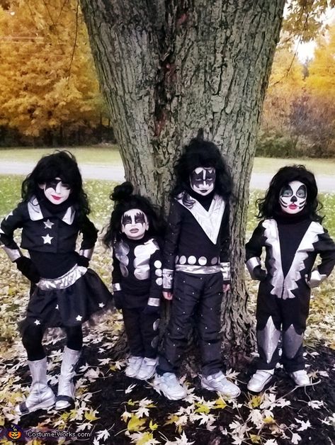 Kiss Band Costume, Rock Band Costumes, Kiss Band, Costume Diy, Group Halloween Costumes, Halloween Pictures, Diy Costumes, Colourful Outfits, Rock Bands