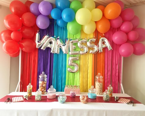 Rainbow Friends Balloons, Rainbow High Decorations, Balloon Garland Rainbow, Rainbow Birthday Balloons, Rainbow Balloon Decorations For Birthday, Rainbow High Party Ideas, Rainbow High Birthday Party Decorations, Rainbow Friends Party Ideas, Fiesta Rainbow Friends