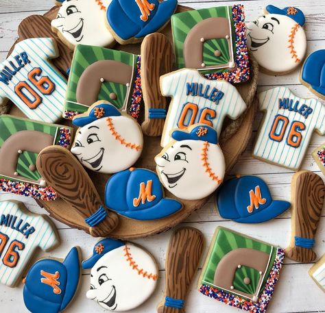 Ny Mets Birthday Party, Mets Theme Birthday Party, Ny Mets Baseball, Blaze And The Monster Machines Party, Baseball Cookies, Birthday Babe, Baseball Party, Ny Mets, Happy Birthday To My