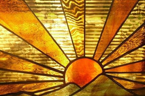 Stained glass - sunrise or sunset Simple Stained Glass Patterns, Sunshine On My Shoulders, Horseshoe Art, Stained Glass Diy, Stained Glass Crafts, Stained Glass Designs, Faux Stained Glass, Stained Glass Panels, House Decorating