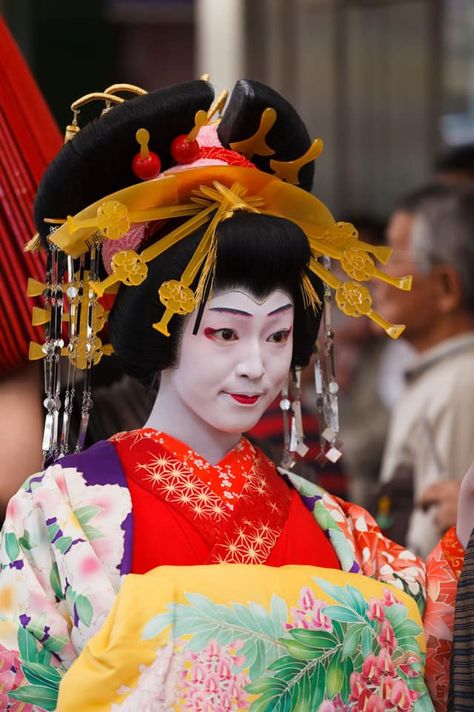 Oiran Hairstyle, Tayuu Oiran, Japanese Celebrations, Kabuki Costume, Matsuri Festival, Japanese Traditional Clothing, Sensoji Temple, Japanese Festival, Anime Kimono