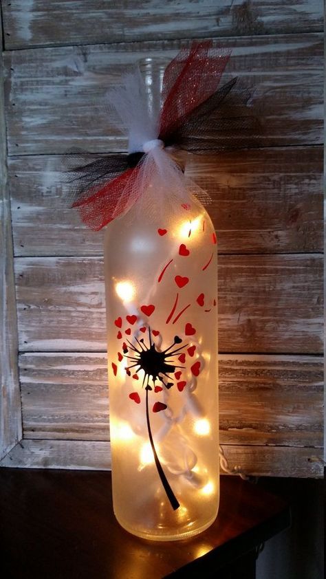 Valentines Day Crafts, Wine Bottle Project, Liquor Bottle Crafts, Hand Painted Wine Bottles, Recycled Wine Bottles, Glass Bottle Diy, Wine Craft, Diy Glass Bottle Crafts, Wine Bottle Art