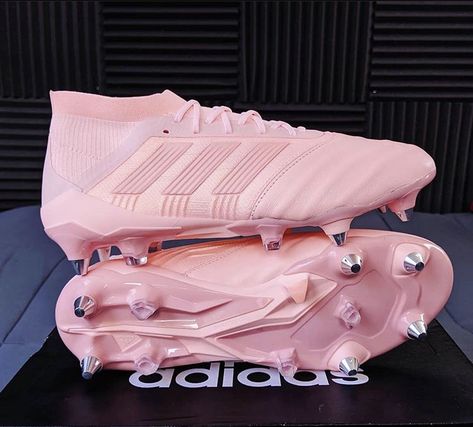 Pink Softball Cleats, Pink Soccer Boots, Pink Cleats Soccer, Pink Football Boots, Soccer Cleats Aesthetic, Cute Soccer Cleats, Pink Football Cleats, Pink Cleats, Pink Soccer Cleats