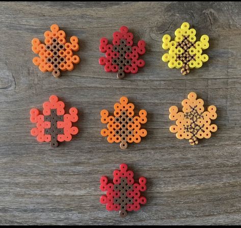 Tractor Perler Bead Patterns, Perler Bead Leaf, Pyssla Ideas, Easy Perler Bead Patterns, Perler Bead Designs, Perler Crafts, Beaded Leaf, Perler Bead Ideas, Melty Beads