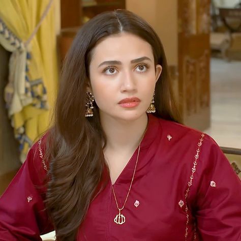 Dua Aye Musht E Khaak, Sana Javed Dresses In Aye Musht E Khaak, Sana Javed Aye Musht E Khaak, Hania Amir Beautiful Pics, Sana Khan Abaya Collection, Ayeza Khan Casual Dresses, Noor Khan Pakistani Actress, Simple Dress Casual, Beautiful Love Images