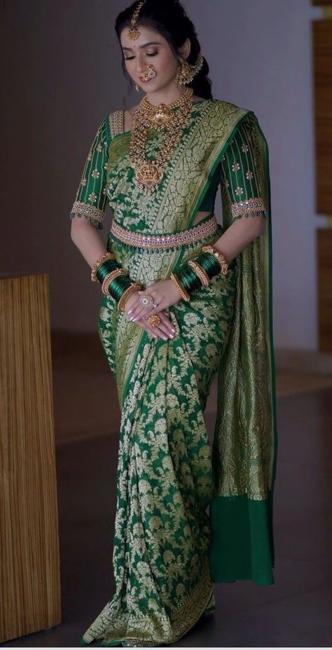 Mugurtham Hairstyle, Green Bridal Saree, Green Wedding Saree, Green Banarasi Saree, Saree Wearing Styles, Bridal Sarees South Indian, Simple Saree Designs, New Saree Blouse Designs, Wedding Saree Blouse Designs