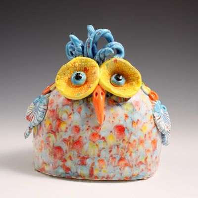 Clay owl Papiye Mashe, Clay Handbuilding, Globe Ideas, Pottery Birds, Clay Pinch Pots, Clay Projects For Kids, Ceramic Pinch Pots, Clay Owl, Clay Birds