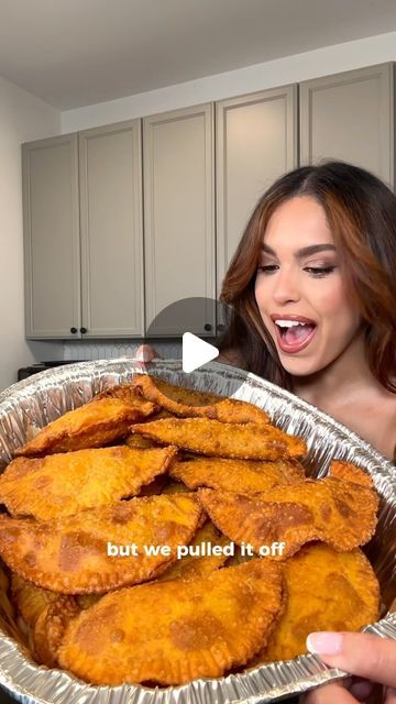 Henna Sharee on Instagram: "Also ended up volunteering to man the grill and make Mac and cheese for 4th of July so apparently I just like signing myself up for these things 😂

Should I make a dedicated recipe video for these?

#empanada #empanadas #cooking #easyrecipes #latinfood" Baked Empanadas With Goya Discos, Puerto Rican Empanadas Beef, Chicken And Cheese Empanadas Recipe, How To Make Empanadas, Meat Empanadas Recipe, Empanadas Recipe Easy, Spanish Empanadas Recipe, Empanadas Chicken, Spanish Empanadas