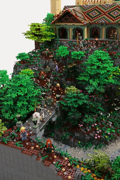 Lego Lotr, Lotr Elves, Big Lego, Hybrid Art, Amazing Lego Creations, Modern Metropolis, Lego Castle, Lego Builder, Lego Pictures