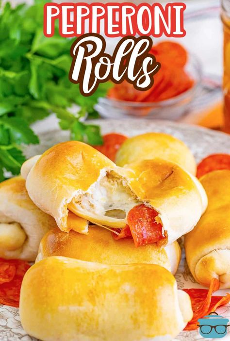 Bread And Rolls, West Virginia Pepperoni Rolls, Easy Pepperoni Rolls, Homemade Pepperoni Rolls, Pepperoni Rolls Recipe, Fast Appetizers Easy, Pepperoni Roll, Pizza Calzones, Homemade Bread Dough