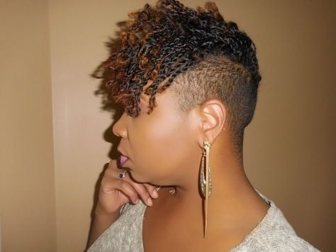 Short Locs Shaved Sides, Edgy Short Hair Styles, Crochet Twist Hairstyles, Styling Braids, Sister Locks, Hair Styles Ideas, Shaved Hairstyles, Shaved Side, Braids With Shaved Sides