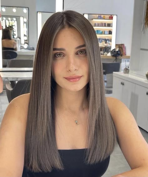 One Length Haircuts, One Length Hair, Sleek Short Hair, Brown Hair Looks, Straight Hair Cuts, Brown Hair Balayage, Haircuts Straight Hair, Haircuts For Medium Hair, Hair Stylist Life