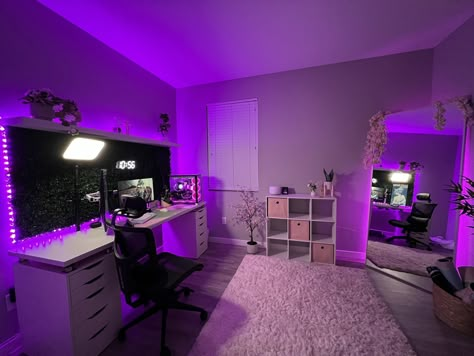 Vanity Gaming Setup, Makeup And Gaming Setup, Streamer Room Setup, Game Setup Bedroom, Streaming Setup Ideas Aesthetic, Stream Room Ideas, Streamer Room Ideas, Streaming Bedroom, Streamer Bedroom