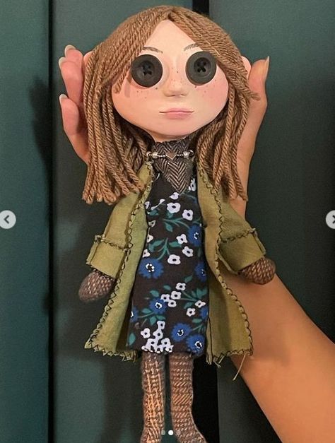 Diy Coraline Doll Of Yourself, Coraline Dolls Diy, Coraline Doll Diy, Diy Coraline Doll, Custom Coraline Doll, Coraline Dolls, Coraline Aesthetic, Coraline Doll, Coraline Jones