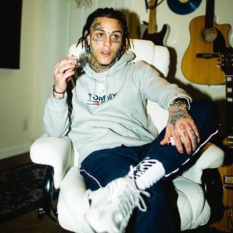 Dreadlocks Hairstyles, Popular Rappers, Lil Skies, Hip Hop Culture, Rappers, Hip Hop, Dreadlocks, Tattoos