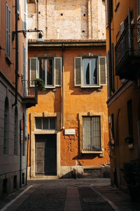 Buildings Landscape, Photography Cityscapes, House Photo, Urban Reference, Environment References, Road Landscape, Urban Buildings, Landscape Italy, Building Paintings