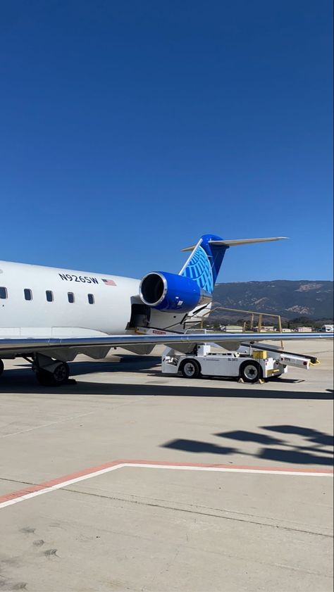 Californian | Santa Barbara | plane | airport California Airport, San Francisco Airport, Baja California Mexico, San Francisco International Airport, Airports Terminal, San Jose California, United Airlines, International Airport, Santa Barbara