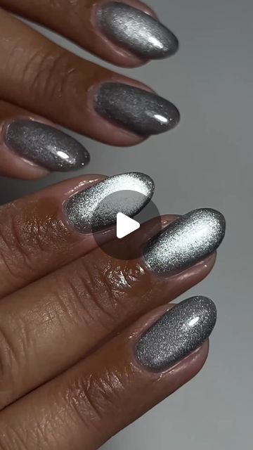 @lameufquifaitlesongles on Instagram: "Cat eyes 🖤 #cateyes #cateyesnails #nails #nailsnailsnails #nailart #nail #geldesign #gelnails #christmasnails" Gray Cat Eye Nails, Nailart Cateye, Silver Cat Eye Nails, Cateyes Nails Design, Cateye Nailart, Cateyes Nails, Cat Eyes Nail, Cateye Nails, December Nails