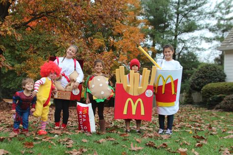 McDonalds Happy Meal with Spidey boy toy Mcdonalds Trunk Or Treat, Mcdonalds Halloween Costumes, Mcdonald’s Costume, Happy Meal Costume, Halloween Group Costume Ideas, Pop Up Store Ideas, Halloween Meal, Make Up And Hair Ideas, Mcdonalds Chicken