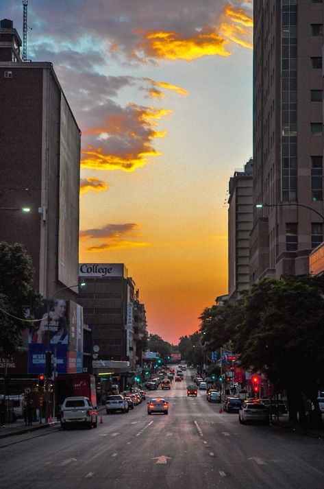 Johannesburg South Africa Aesthetic, South African Sunset, South Africa Photography, City Streets Photography, African Skies, Aesthetic Era, Sunset Vibes, Black And White Picture Wall, Godly Life