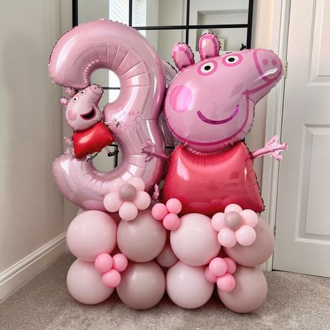 Barbapapa Birthday Decoration, Peppa Pig Birthday Party Theme, Peppa Pig Balloon Stack, Peppa Pig Balloon Column, Pepa Pig Birthday Decoration For Girl, Peppa Pig Balloon Tower, Peppa Balloons, Birthday Decorations Peppa Pig Theme, Peppa Balloon Decoration