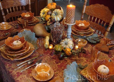 peach lustre Autumn Centerpieces, Fire King Dishes, Family Supper, Bohemian Table, Fall Friends, Peach Lustre, Winter Decorations, Country Decorating, Table Scapes