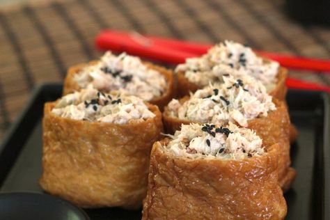 Crab filled Inarizushi Stuffed Aburage Recipe, Sushi Crab, Inari Sushi, Hawaiian Recipes, Sushi Love, Crab Recipes, Hawaiian Food, Sushi Recipes, Japanese Dishes