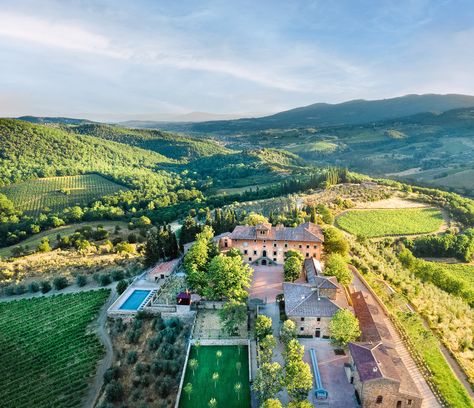 Il Borgo di Vignamaggio in Chianti for Tuscany Weddings La Mona Lisa, Sala Cinema, Greve In Chianti, Chianti Classico, Seaside Village, Tuscany Wedding, Italian Wedding, Large Weddings, Wedding Service