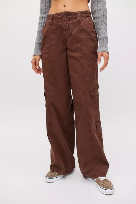 Cargo Pants Brown, Cute Outfits Pink, Shrunken Sweater, Urban Outfitters Y2k, Autumn Pants, Pink Cargo Pants, Brown Cargo Pants, My Backpack, 2022 Fashion Trends