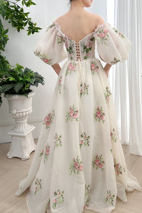 Unrealistic Dresses, Dnd Wedding, Floral Organza Dress, Patterned Bridesmaid, Flower Dress Design, Embroidery Organza, Floral Dress Design, Medieval Wedding, Cottagecore Outfits