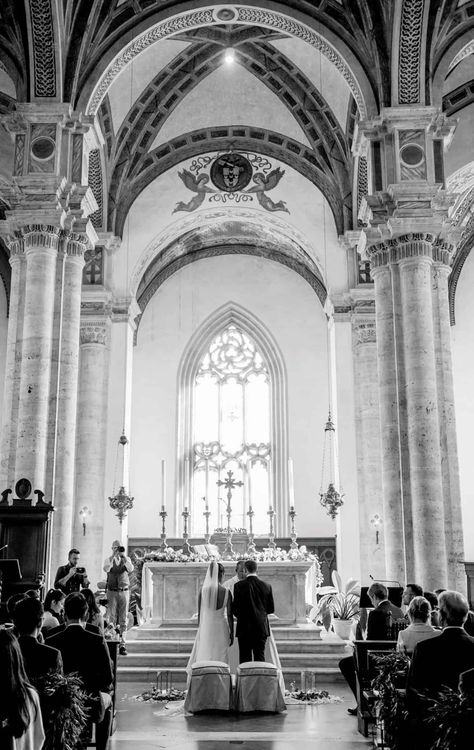 Church Wedding Photos, Catholic Wedding Traditions, Tuscan Hills, Vintage Italian Wedding, Married In Italy, Italian Weddings, Catholic Wedding Ceremony, Getting Married In Italy, Wedding Traditions