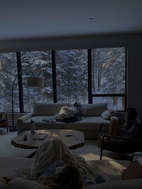 Cabin Aesthetic, Minimalist Home Interior, Cosy Corner, Sleeping In Bed, Home Building Design, Paint Colors For Living Room, House Room, Home Design Decor, Cabin Homes