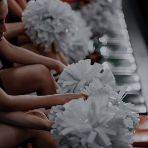 Cheer Aesthetic Pink, 80s Cheerleader Aesthetic, Chrissy Aesthetic, Cheer Wallpapers, Sam Fraser, Cheerleading Aesthetic, Cheerleader Aesthetic, Chrissy Cunningham, Quinn Fabray