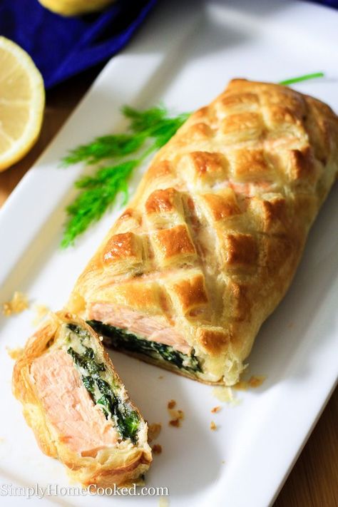 Salmon wellington I read the post, it is great I can't get this wrong. Easy, impressive & the ingredients are delish.(bh) Salmon Wellington Recipe, Salmon Wellington, Wellington Recipe, Cheesy Spinach, Soup Appetizers, Salmon Seasoning, Salmon Dinner, Salmon Dishes, Fish Dinner