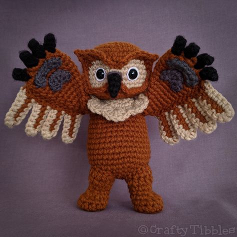 ~PATTERN ONLY NOT A FINISHED ITEM~ Hooot! Build an army of Owlbears! Includes instructions for all 3 pictured Owlbears: Brown Bear, Snowy Owl, and Lunar Owlbear- or mix and match pieces to customize your own. Features an (optional) 22mm doll joint in the neck, so their heads can spin around like an owl do! They are approx. 8 inches tall. Basic / intermediate crochet skills are needed for this pattern. Written using US terminology and includes links to certain stitch tutorials. Over a dozen instr Owlbear Crochet Pattern, Owlbear Crochet, Dnd Crochet, Nerd Amigurumi, Owls Crochet, Nerdy Crochet, Owl Knitting Pattern, Owl Bear, Owl Crochet Patterns