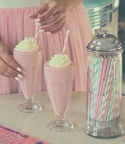 1950's Aesthetic, Lana Summer, 1950s Aesthetic, 60 Aesthetic, 50s Vibes, Diner Aesthetic, 50s Aesthetic, 1950s Diner, 60s Aesthetic