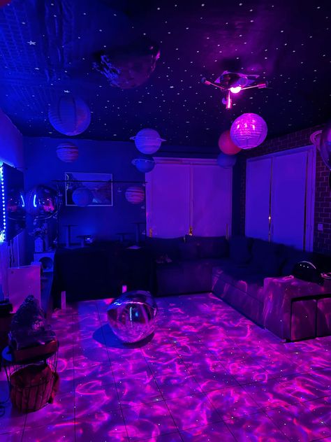 #space #birthday #spacebirthday #party Intergalactic Party Theme, Galaxy Sleepover Party, Intergalactic Party, Space Party Ideas, Outer Space Party, Teen Party, Space Birthday, 18th Birthday Party, Space Party