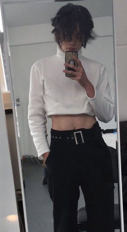 Male crop top Style Année 80, Male Crop Top, Aesthetic Styles, Crop Top Aesthetic, Mens Crop Top, Pinterest Feed, Grunge Guys, Rock Punk, Androgynous Fashion