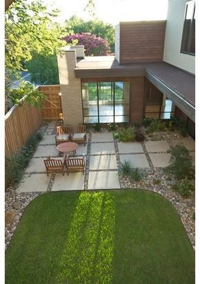 Concrete Squares Patio for the tiny yard. Concrete Paver Patio, Concrete Patios, Patio Pavers Design, Gravel Patio, Patio Flooring, Landscape Designs, Casa Exterior, Modern Patio, Small Backyard Patio