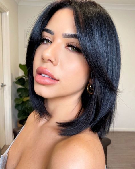 Copper Balayage Brunette, Short Black Hair, Hair Styles For Women, Cool Short Hairstyles, Blonde Hair Inspiration, Balayage Brunette, Short Black Hairstyles, Beauty Bay, Short Hair With Bangs