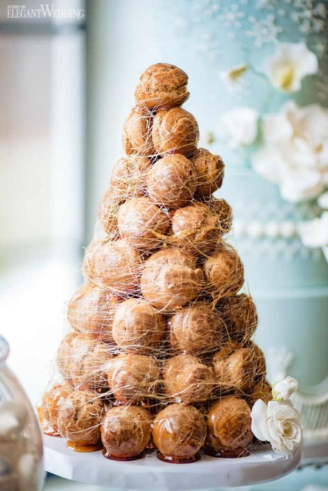 Croquembouche Aesthetic, Croquenbuche Wedding, Crocembouche Wedding Cakes, Cream Puff Display, Croquembouche Tower, Wedding Croquembouche, Croquembouche Wedding, Croquembouche Recipe, Wedding Dessert Ideas